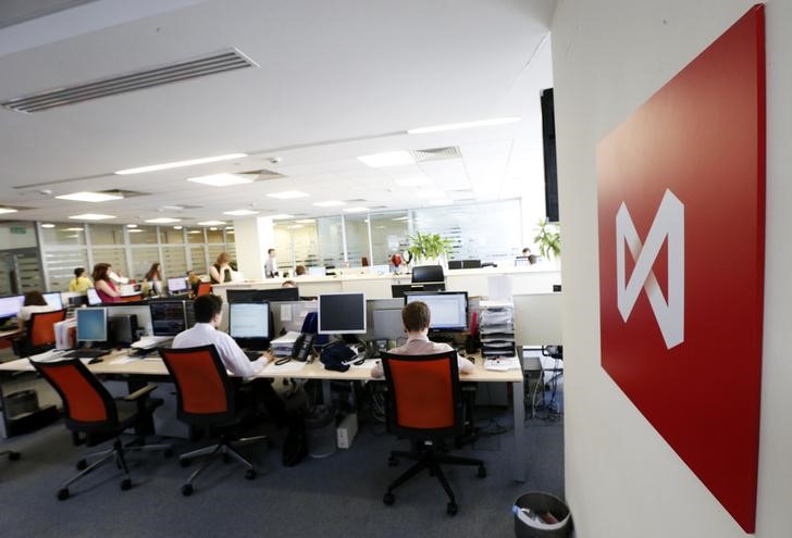 © Reuters. Russia stocks higher at close of trade; MICEX up 0.88%