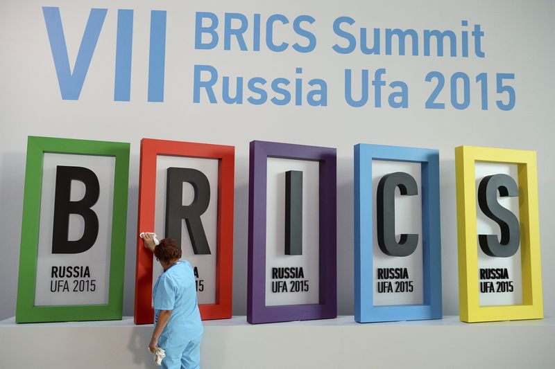 © Reuters. 'BRICS bank' says to issue bonds in members' local currencies