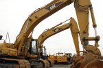 Commodities rout slows Caterpillar