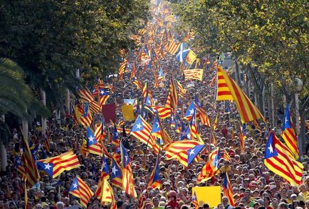 © Reuters. Artur Mas ve reforzado su plan de consulta tras el apoyo popular © Reuters. Artur Mas ve reforzado su plan de consulta tras el apoyo popular