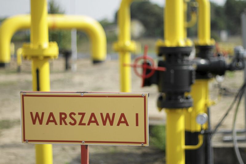 Польша заявила об отказе от продления контракта с «Газпромом»