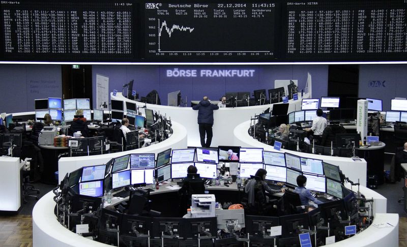 © Reuters. هبوط الأسهم في ايطاليا واسبانيا قبل اقتراع في اليونان
