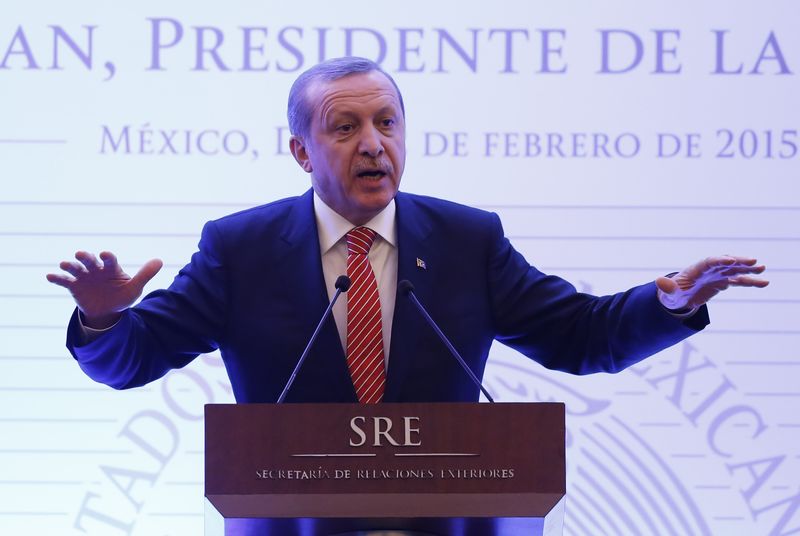 اردوغان يقول إن "لوبي"أسعار الفائدة العالية خائن