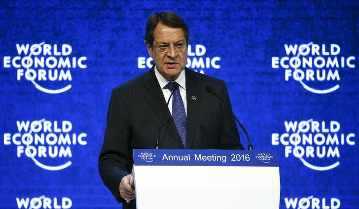 © Reuters. Cyprus President Anastasiades addresses the session 'Reuniting Cyprus' at the annual meeting of the World Economic Forum (WEF) in Davos