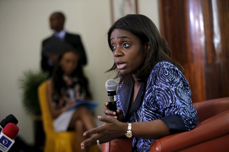 © Reuters. Nigeria's Finance Minister Kemi Adeosun speaks at a news conference in Lagos
